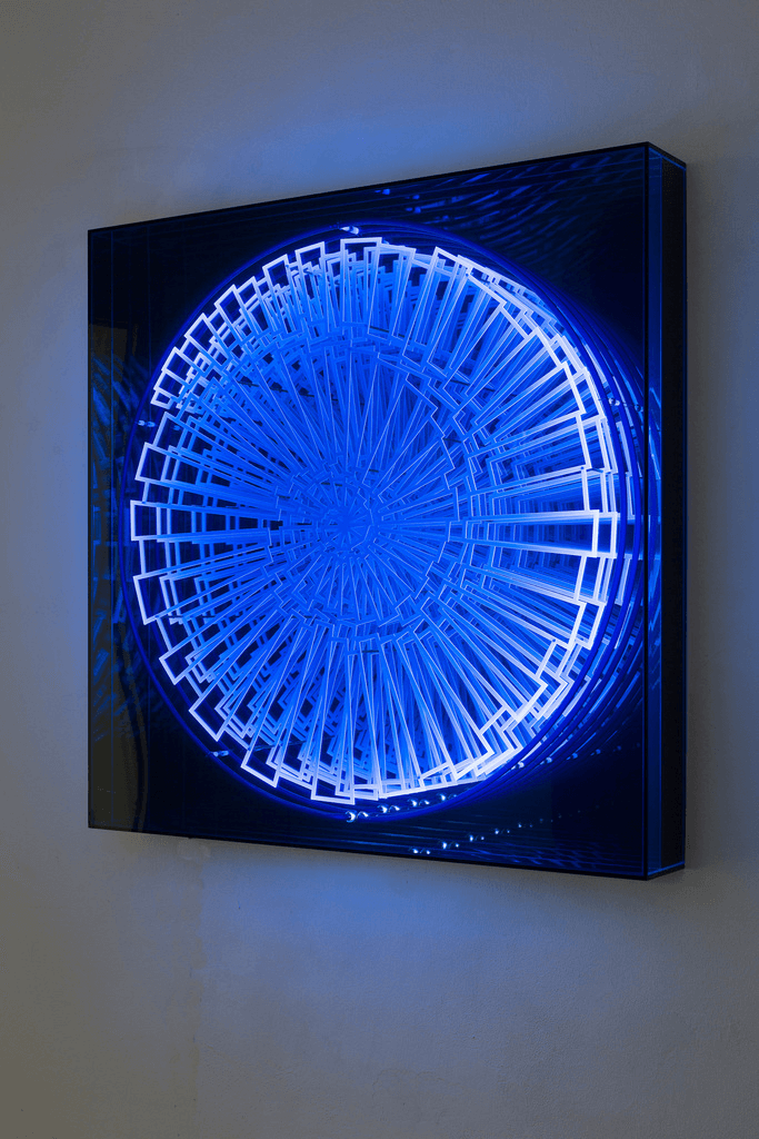 Galerie Benjamin Eck München Mirror, plexiglass, UV-light
